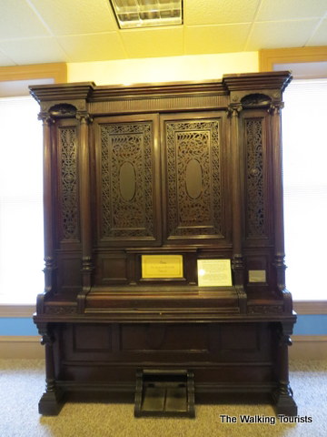 Samuel Clemens organ piano at the Mark Twain museum
