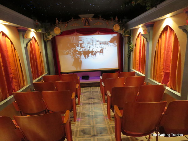 Lyons Theater 