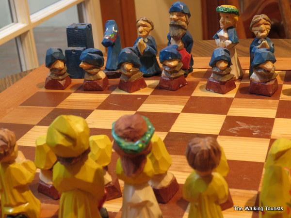 A chess board featuring Swedish characters.
